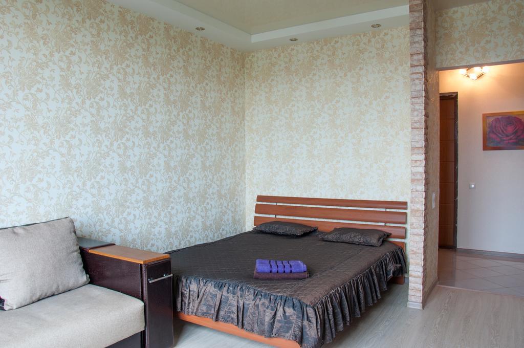 Apartment On Bogatyrskaya 6A เคียฟ ภายนอก รูปภาพ